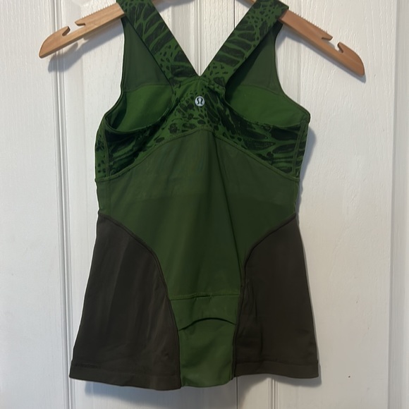 Lululemon Tank size 4 - Picture 2 of 6